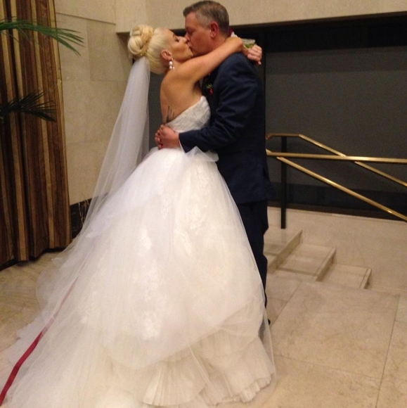 Meet your Posher, Alyssa - Picture 2 of 8